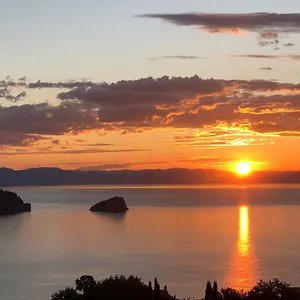 azzurra-apartment.hotelitalianriviera.com/